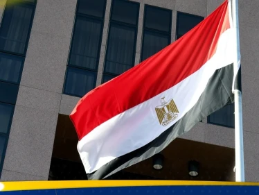 مصر تصدر بياناً عاجلاً وتطالب رعاياها بمغادرة السودان فوراً.. ماذا حدث؟
