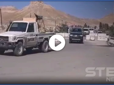 فصيل من المعارضة يهرب من "التنف" إلى النظام السوري.. بعد تنسيقه مع "حزب الله" (فيديو)