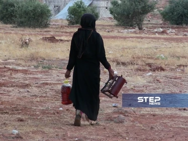 حملة تطوعية غرب حلب تحت عنوان "رفع الحرج عن نازحي ريف حماة" لتوزيع مواقد كاز على النازحين