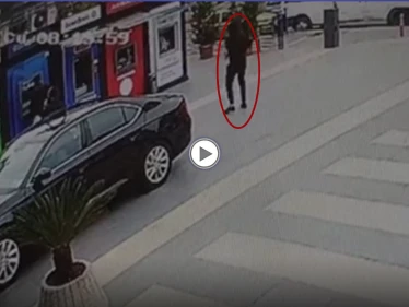 بالفيديو|| كاميرات المراقبة تلتقط لحظة تعرض رئيس بلدية تركي لهجوم مسلح