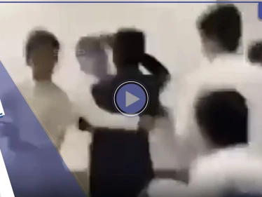 بالفيديو|| حادثة مقتل طالب سعودي على يد زميله تشعل السعودية وتطيح بمسؤول رفيع