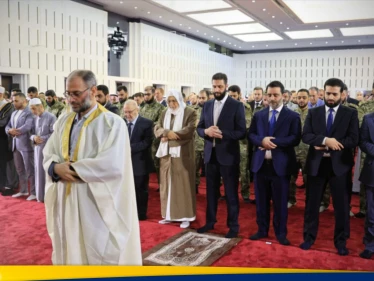 شاهد|| الرئيس السوري يؤدي صلاة عيد الأضحى المبارك في مصلى قصر الشعب بدمشق