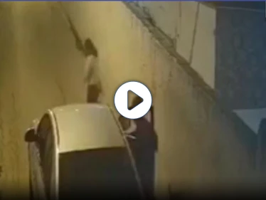 بالفيديو|| محاولة خطف فتاة في لواء الرمثا تثير ضجة بالشارع الأردني.. وعمها يروي التفاصيل