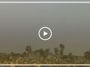 طيران النظام يرتكب مجزرة في معرة النعمان.. وبلدة التمانعة تتعرض لتمهيد هستيري!!(فيديو)