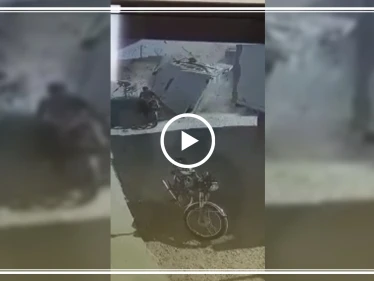 عائلة تنجو من موت محتم بحادث تصادم شاحنات شمالي حلب (فيديو)