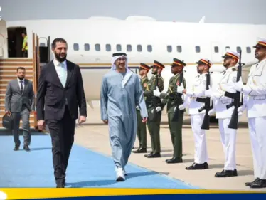للمرة الثانية منذ توليه منصب الرئاسة.. أحمد الشرع يصل إلى الإمارات - وكالة ستيب نيوز