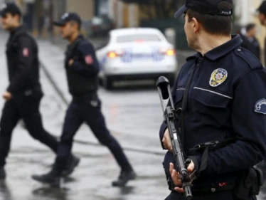 تركيا ترحّل قياديين اثنين سابقين في صفوف المعارضة وتحرير الشام تعتقلهما
