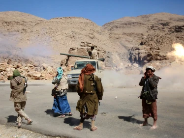 المبعوث الأممي إلى اليمن يناقش فرص وقف إطلاق النار في مأرب والتحالف العربي ينشر صوراً لاستهداف الحوثيين (فيديو)