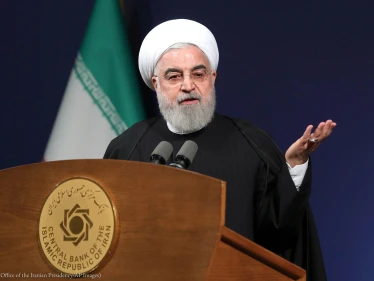 الرئيس الإيراني يؤكد تعاون إيران مع المفتشين الدوليين وعدم النية لامتلاك سلاح نووي