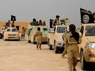 "داعش" يُداهم سجن لـ "قسد" ويُفرج عن قياداته، ومجزرة جديدة يرتكبها التحالف ببلدة الشعفة