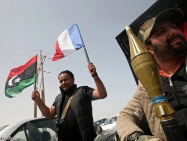 خلال مؤتمرٍ صحفي.. الدبيبة وماكرون يتفقان على تفعيل اللجنة الليبية-الفرنسية المتوقفة منذ 19 عاماً والأخير يدعو لبناء جيشٍ قوي