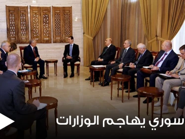 فنان سوري من مسقط رأس الأسد يهاجم النظام ويصف الموالين بالكلاب التي تعوي