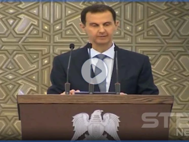بالفيديو|| شاهد الوعكة الصحية التي تعرض لها بشار الأسد أثناء خطابه وكيف برر ذلك