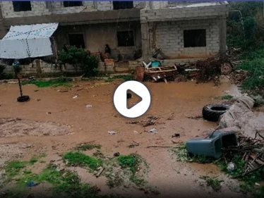بالفيديو|| عاصفة لبنان.. انهيار مباني وسقوط جدران وأعمدة كهرباء وفيضانات تقطع الطرقات