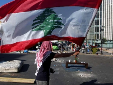 بعد فرنسا.. بريطانيا تدعو اللبنانيين لأمرٍ فوري محذرةً من انتكاسة جديدة