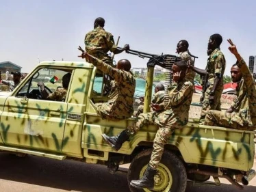 السودان.. وزير الداخلية يكشف عن مهمة أمنية جديدة بولايتين وحمدوك يلوح بإجراءات صارمة