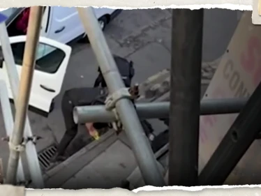 بالفيديو|| لحظة اعتقال الشرطة البريطانية لرجل بعد حادثة "مروّعة" في نوتنغهام