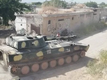 فصائل المعارضة تبدأ عملاً عسكريًا غربي حماة وتدخل قرية الحويز