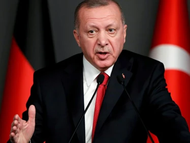 أردوغان يتحدث عن مسألة بقاء قوات بلاده في سوريا.. ويكشف ملكية مصنع جنازير الدبابات