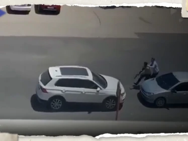 جريمة "مروعة".. شاب تركي يقتل طليقته ووالدها ببندقية صيد أمام المارة (فيديو)
