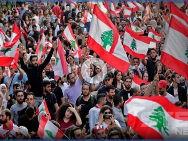 بالفيديو|| مشاهد من اعتداء الأمن اللبناني على المتظاهرين.. وإعلاميون يتفاعلون مع الحادثة