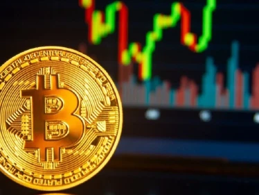 عملة بتكوين المشفرة تسجل مستوى مرتفعاً جديداً في أربعة أسابيع عند نحو 50.8 ألف