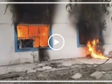 بالفيديو || غليان شعبي في العراق.. ومتظاهرون يحرقون مقر "حركة الوفاء" جنوبي البلاد