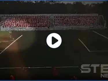بالفيديو|| لحظة ضرب صاعقة قوية لاعب كرة قدم وسط الملعب في روسيا - وكالة ستيب نيوز