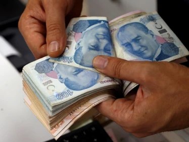 بعد تصريحات لأردوغان.. الليرة التركية تهبط لمستوى غير مسبوق أمام الدولار الأمريكي