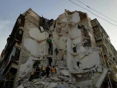 انهيار مبنى آخر وسط حلب يوقع قتلى من عائلة واحدة، والتفاصيل