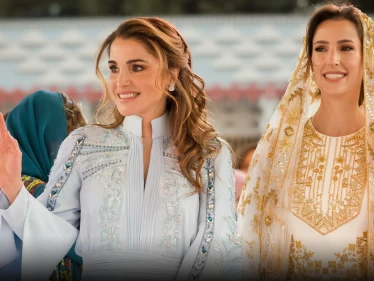 بالفيديو|| الملكة رانيا تكشف عن ما طلبته من الأميرة رجوة قبل زواجها من ابنها