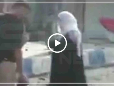 فيديو مؤثر|| أم تبحث عن ابنها عقب انفجار مفخخة بريف الرقة