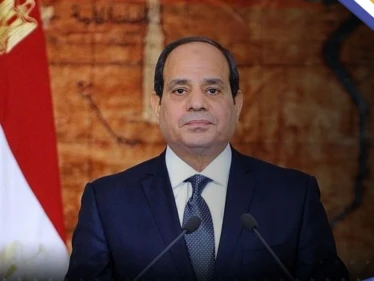 شاهد|| أول ظهور للطفل الفلسطيني بعد تدخل السيسي.. وقرار مصري بشأن حديثي الولادة في غزة 