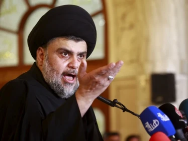مقتدى الصدر يعلق على خلافاته مع الكتل السياسية ويكشف أبرز الأولويات حالياً في العراق