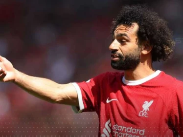 صحيفة عربية تعلق على صفقة انتقال محمد صلاح وتفجر "مفاجأة" حولها