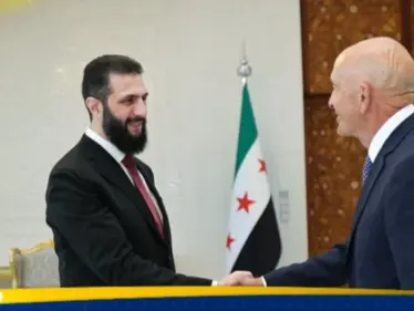 أحمد الشرع يلتقي المبعوث الأمريكي توم باراك في دمشق.. إليك التفاصيل - وكالة ستيب نيوز
