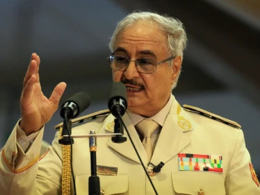 حفتر يترشح رسمياً لرئاسة ليبيا.. وفي أوّل كلمةٍ له وعد بفعل 3 أمور حال فوزه