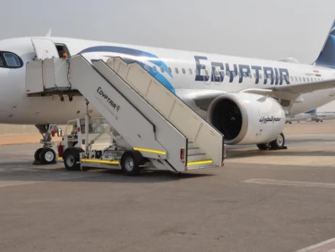 طائرة مصرية متجهة إلى موسكو تعود أدراجها بسبب تهديد برسالة