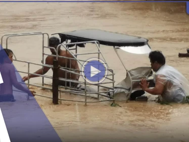 بالفيديو|| إعصار نالغي المدمر في الفلبين.. مقتل العشرات وإجلاء الآلاف بعد أن حاصرتهم السيول