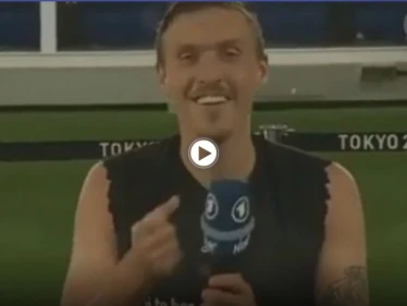 بالفيديو|| مشهد رومانسي في أولمبياد طوكيو.. قائد منتخب ألمانيا يطلب يد حبيبته بطريقة غريبة على الهواء مباشرة