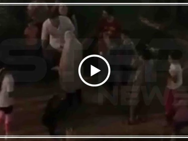 بسبب خلاف أطفال.. رجل تركي يصفع طفل أردني موقعا إياه أرضا بأحد أحياء مرسين(فيديو)