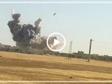 شاهد بالفيديو: لحظة استهداف بلدة جرجناز بالبراميل المتفجرة
