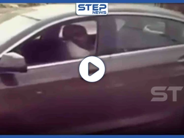 بالفيديو|| شابان عربيان يقبلان شفتي بعضهما بطريقة "مخلة بالآداب" وسط الشارع.. والشرطة تتحرك