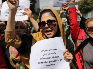 مسلحو طالبان يواجهون تظاهرة في كابل بالقوة ويفرّقونها بقنابل الغاز