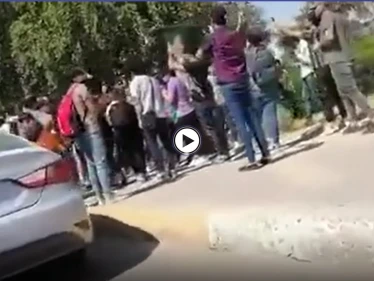 بالفيديو || لتظاهرة مليونية... حشود من العراقيين تتوافد إلى العاصمة بغداد
