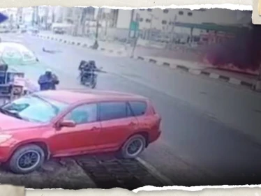 بالفيديو|| لحظة سقوط طائرة مدنية تحولت لكرة لهب في شوارع مدينة نيجيرية