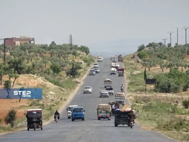 حركة نزوح كثيفة لأهالي ريف حماة نتيجة الحملة العسكرية لنظام الأسد على المنطقة