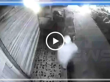بالفيديو|| هروب ملالي إيران أمام أحذية متظاهري العراق في محافظة بابل
