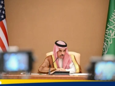 "عكسَ تطلّعات الجميع".. السعودية تعلق على اجتماع الرياض حول سوريا