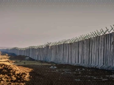 العراق يعلن إنجاز شبكة دفاعية متكاملة على حدوده مع سوريا: تفاصيل الجدار الخرساني - وكالة ستيب نيوز